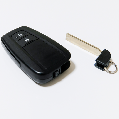 スマートキーの電池が切れたとき、緊急用キーはどう使うのですか？