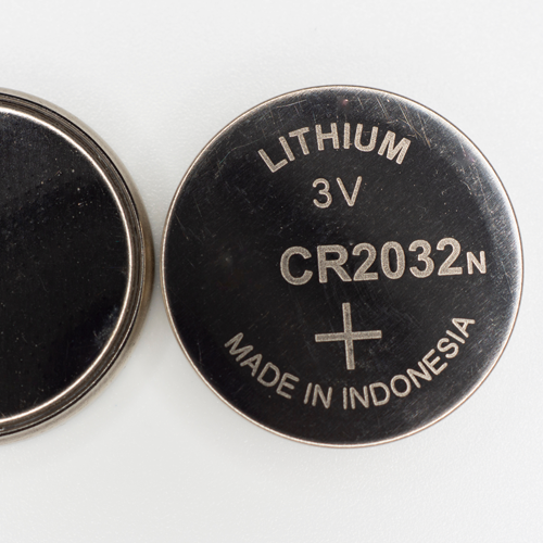 スマートキーに使われているボタン電池の種類は何ですか？