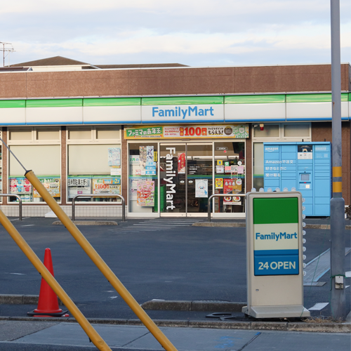 スマートキーの電池はコンビニやドラッグストアでも購入できますか？