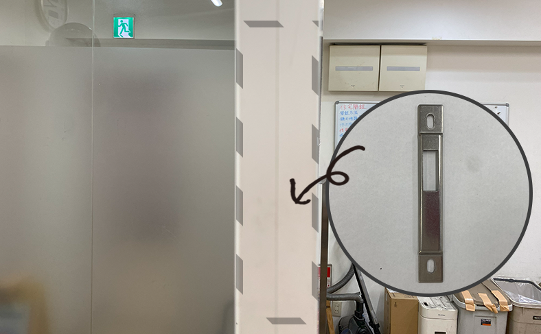 突起部分が入る枠・隣の扉への穴あけ