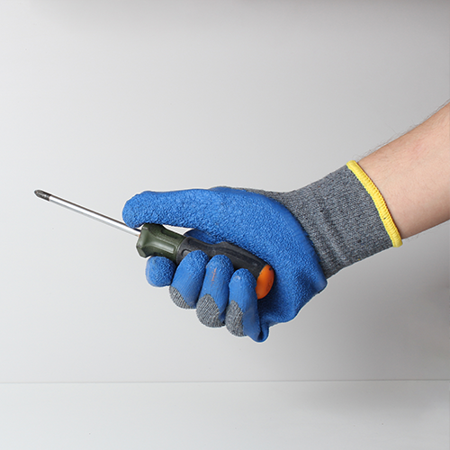 Q2.DIYで鍵を取り付けるのが不安です。失敗するとどうなりますか？