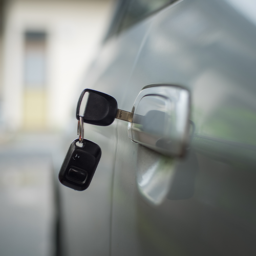 Q1.電池を交換してもキーレスが反応しません。何が原因ですか?