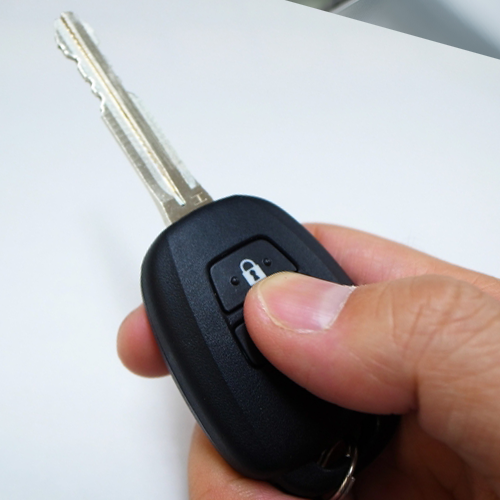 Q2.電池交換でキーレスが一瞬だけ反応するようになりました。これは故障ですか?