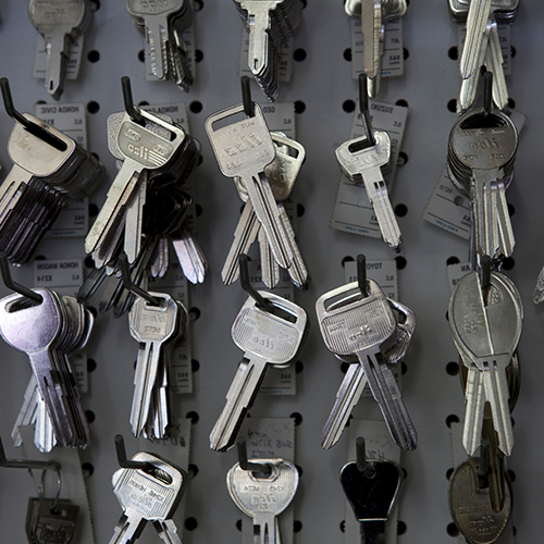 Q2.合鍵作成はホームセンターと専門業者で何が違いますか？