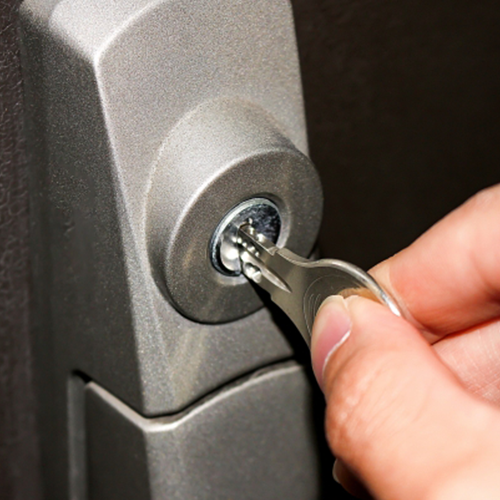 鍵がガタガタするのは故障のサインですか？